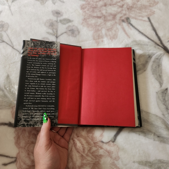 The Hunger Games Trilogy by Suzanne Collins (3 Book Set) Hardbacks - Picture 11 of 16